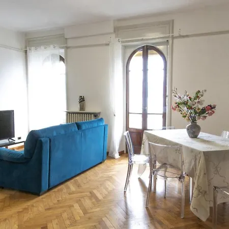 Liberty House Lägenhet Stresa